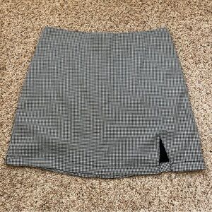 Pink Lily Houndstooth Mini Skirt